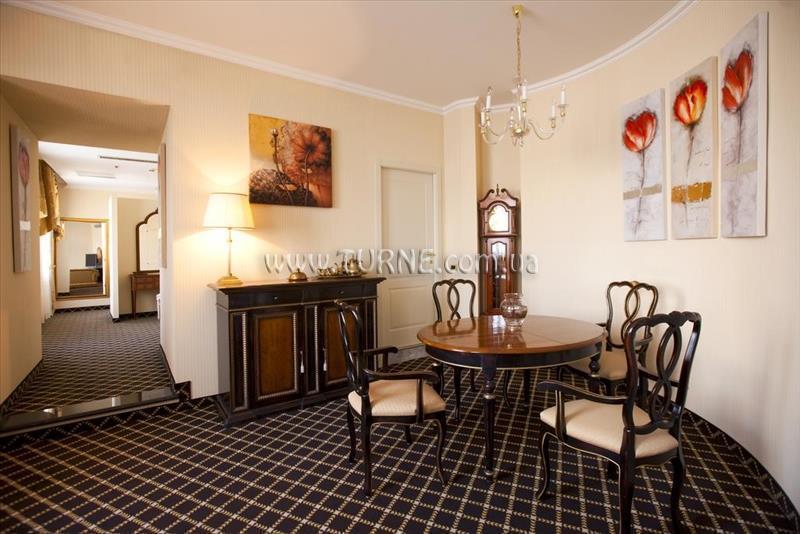 Imaginea Golden Tulip Hotel Yerevan 5*