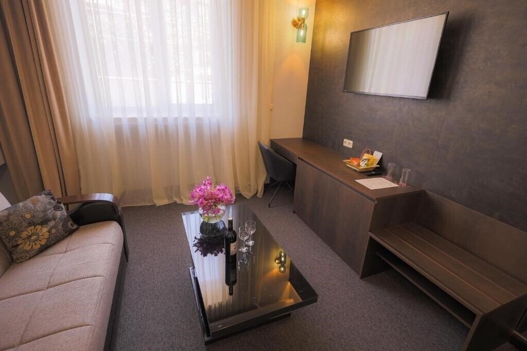 Изображение Cascade 3*