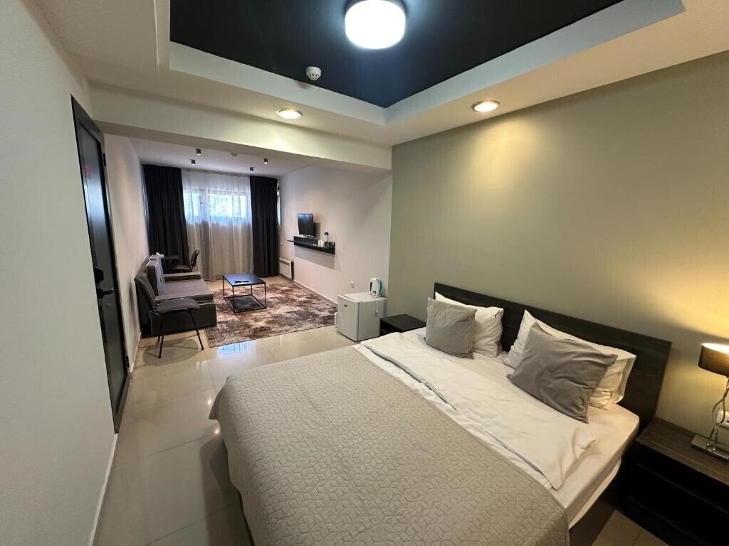 Imaginea Nava Hotel 3*