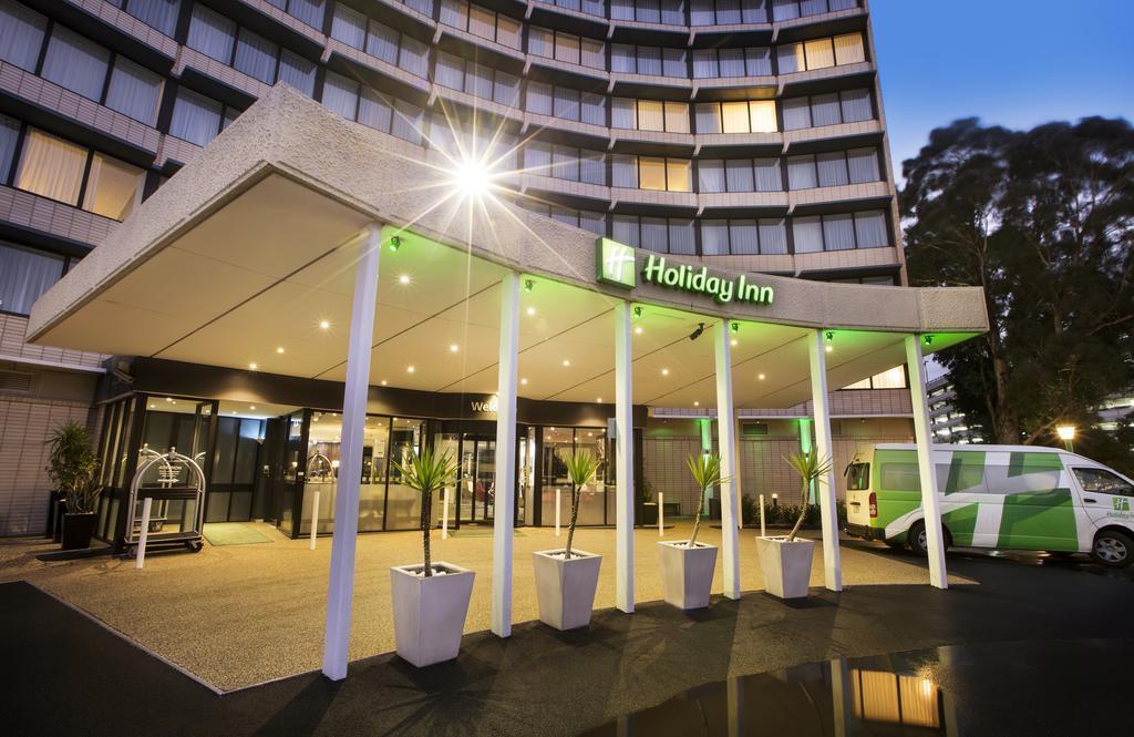 Hotel Holiday Inn Melbourne Airport 3*