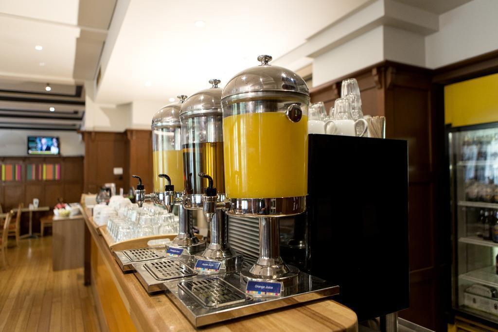 Fotografii Ibis Styles Kingsgate 3*