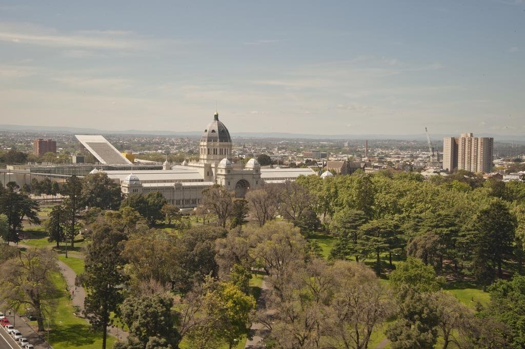 Отель Mantra On The Park 4*