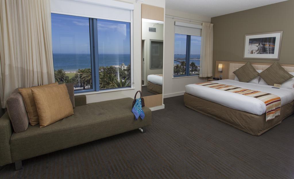 Imaginea Novotel Melbourne St Kilda 4*