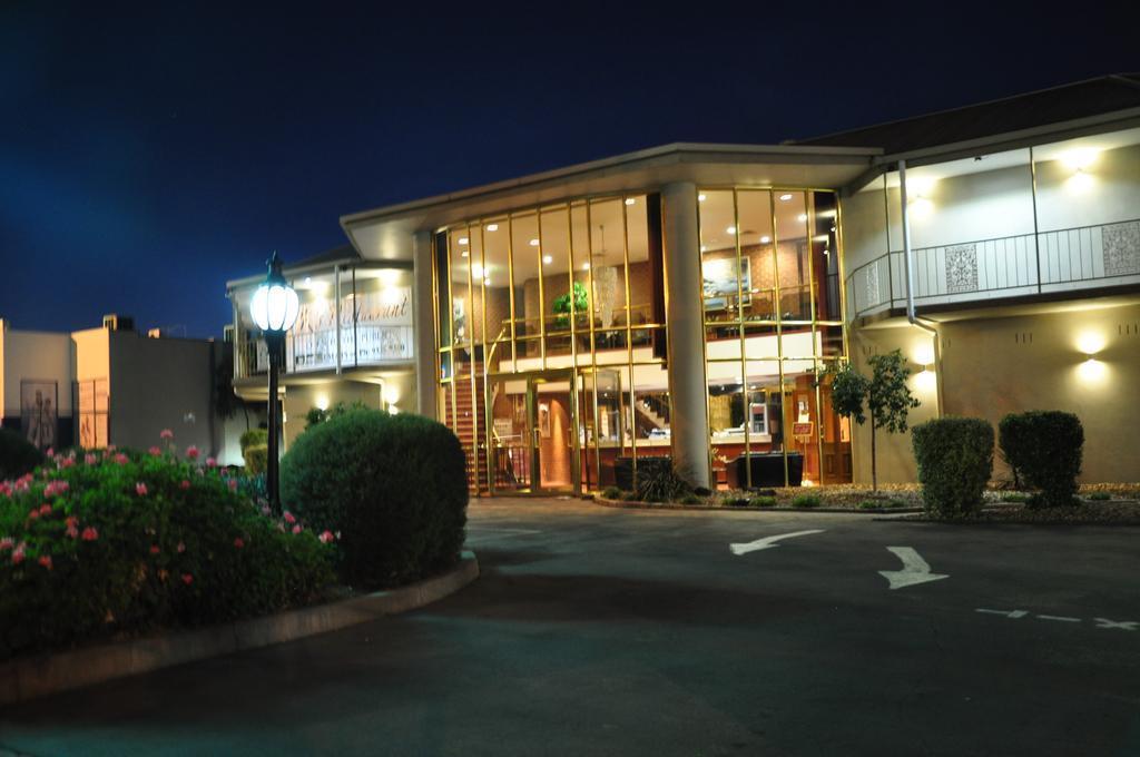 Imaginea Quality Hotel Melbourne Airport 3*