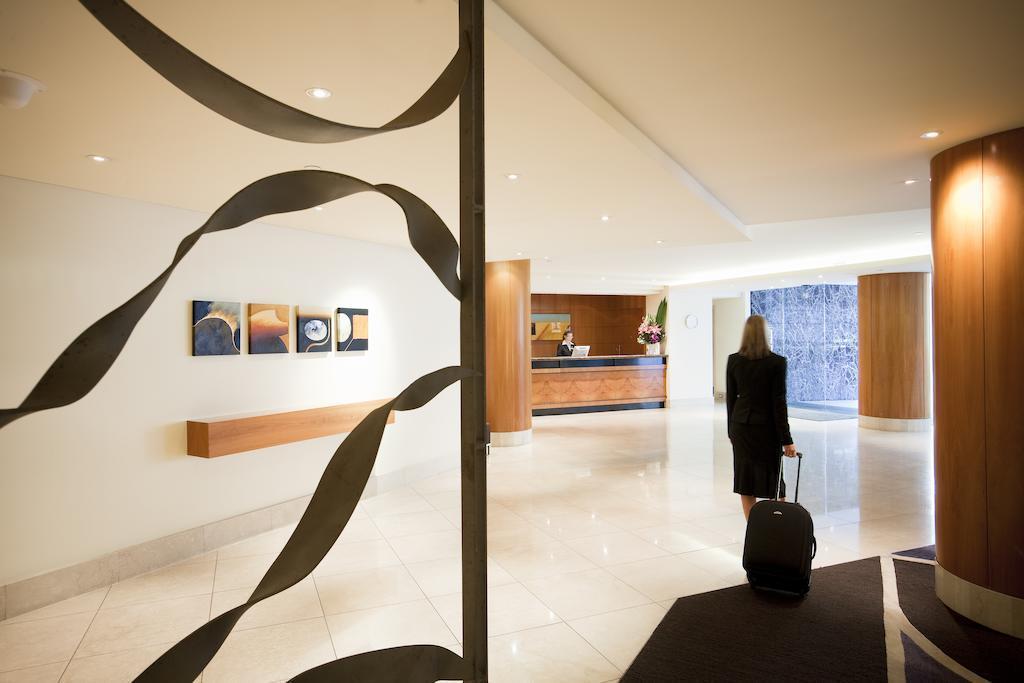 Imaginea Quay West Suites Melbourne 5*