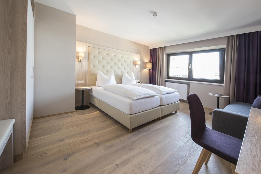 Отель Sailer 4*