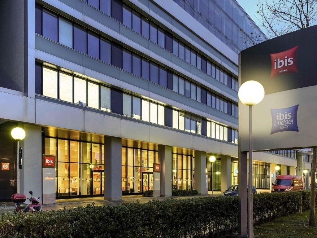 Отель Ibis Wien Messe 3*