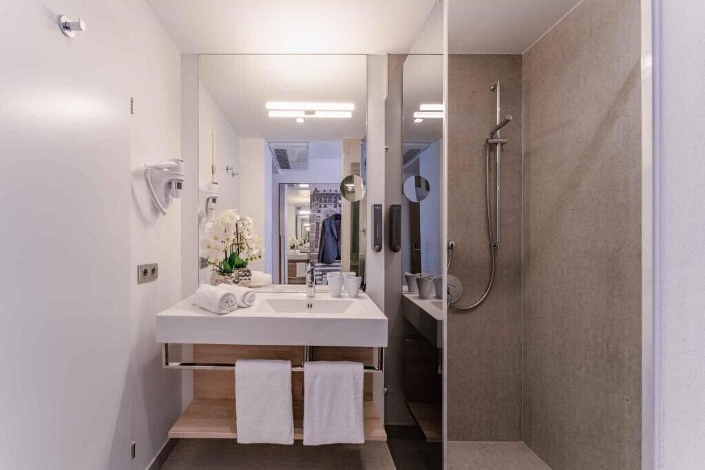 Изображение Roomz 4*