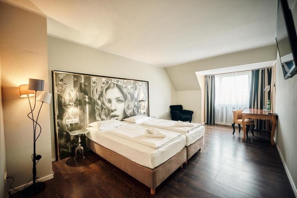 Картинка Alexander 3*