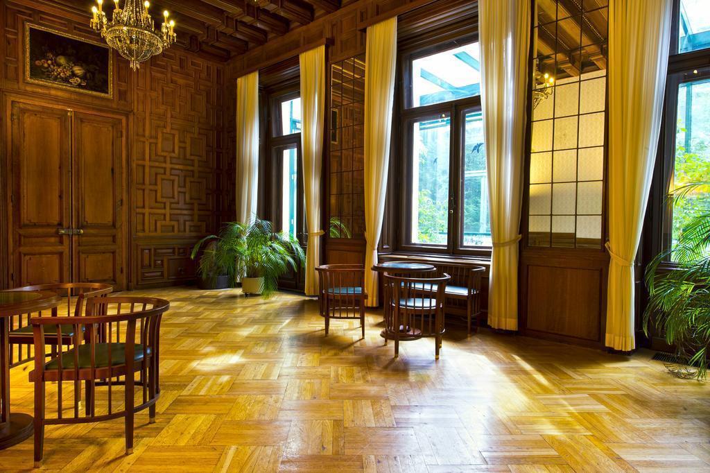 Фото Strudlhof Hotel & Palais 4*