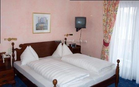 Отель Kristall 3*