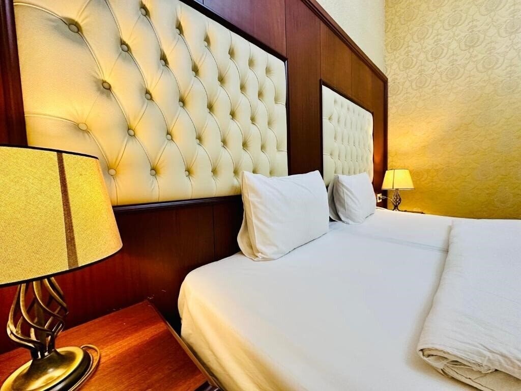 Imaginea Clover Hotel Baku 4*