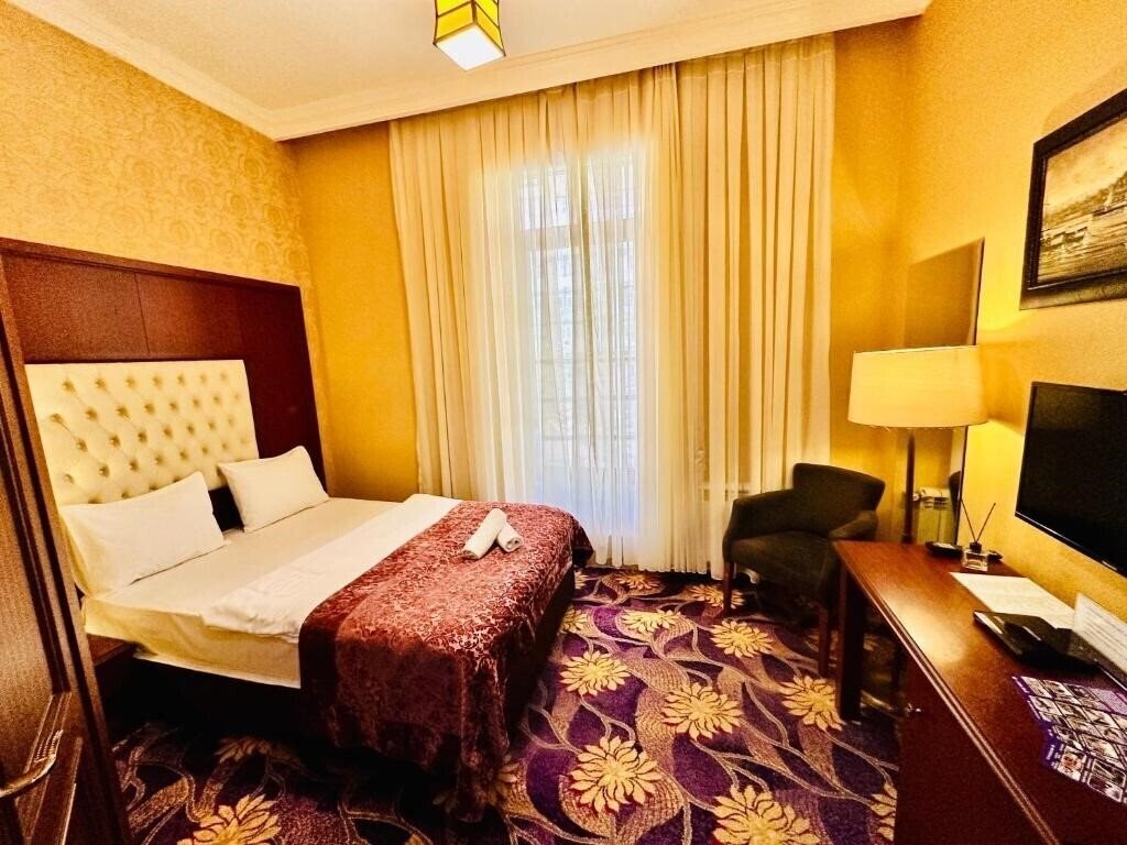 Imaginea Clover Hotel Baku 4*