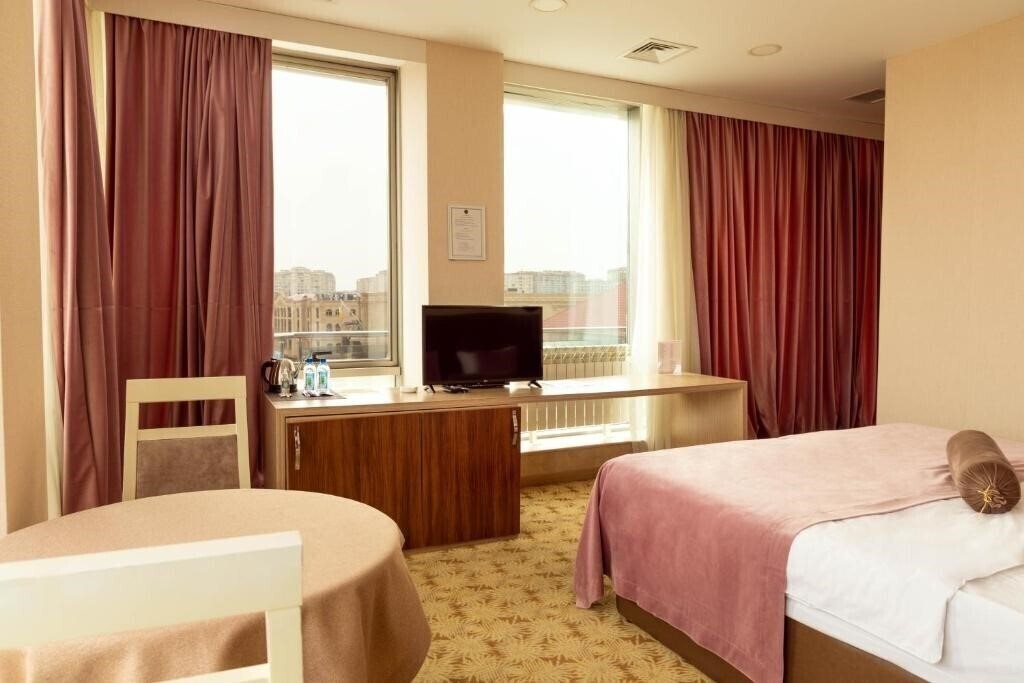 Hotel West Shine Hotel 4*