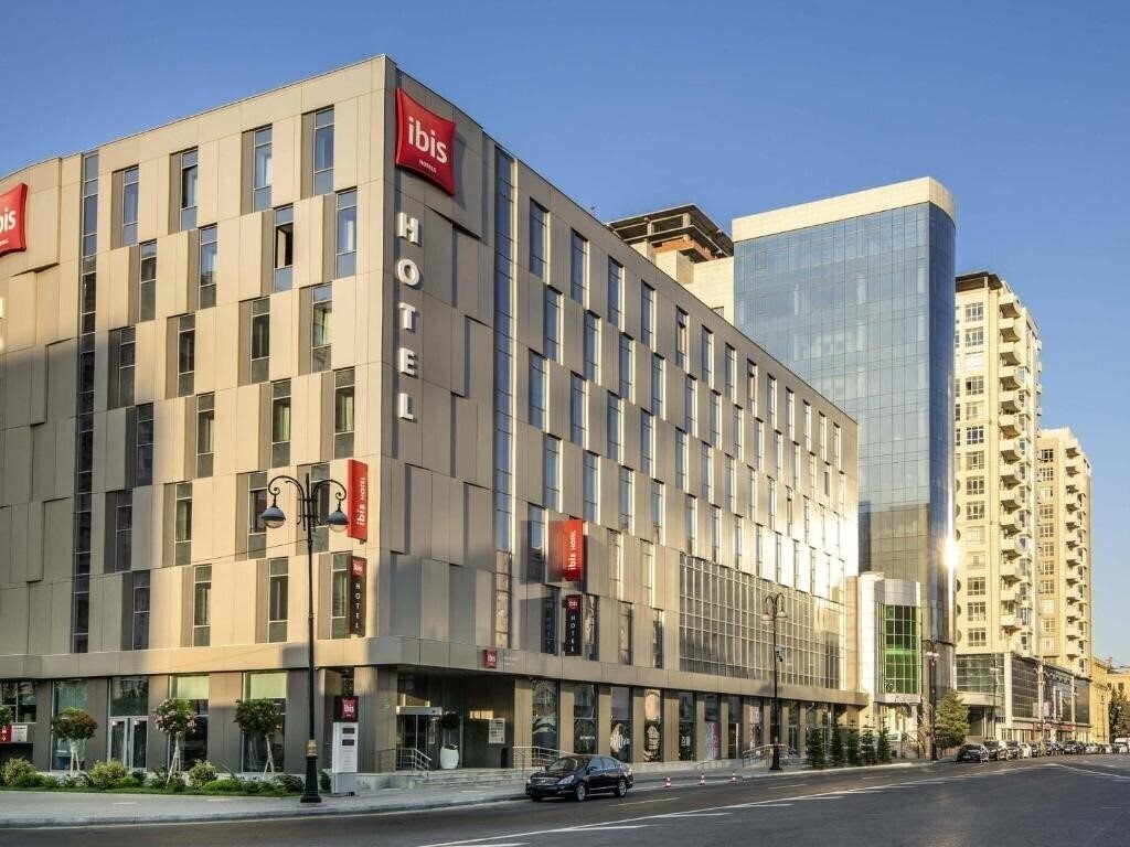 Hotel Ibis Hotel 4*