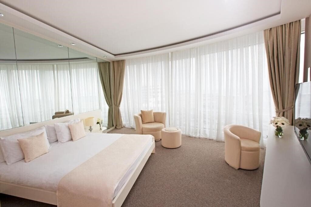 Imaginea Sahil Hotel Baku 4*