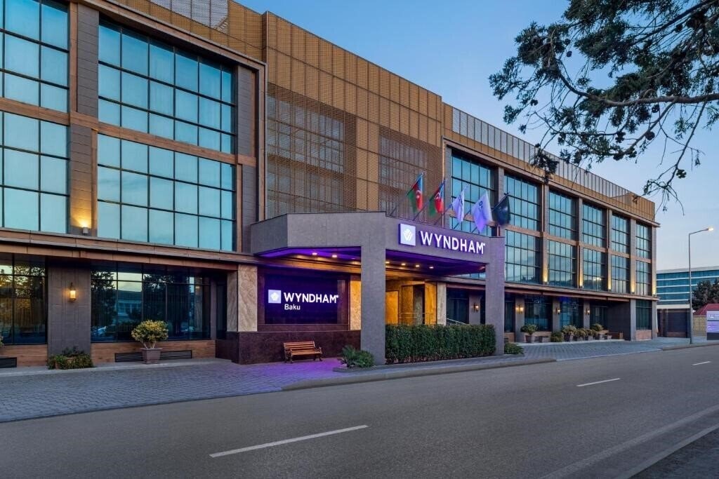 Hotel Wyndham Baku Hotel 5*