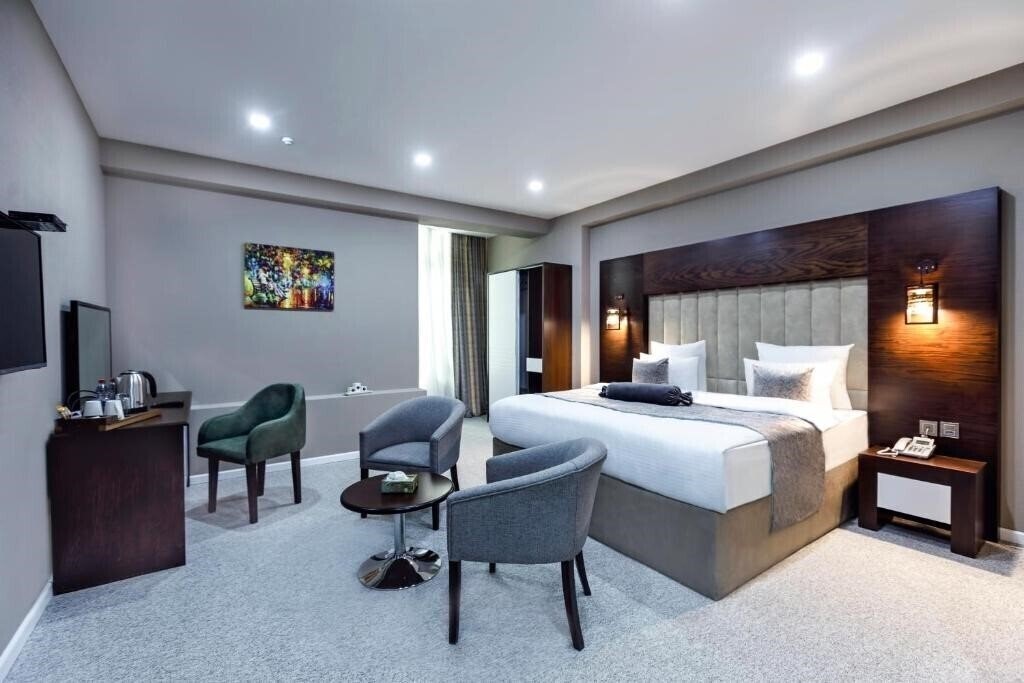 Hotel Parallel Hotel 3*