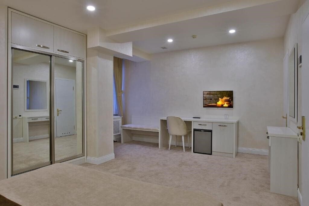 Fotografii Ganjeli Plaza 4*