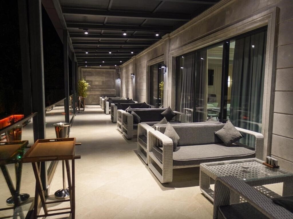 Отель Shirvan Grand Hotel (ex. Shirvan Hotel) 4*