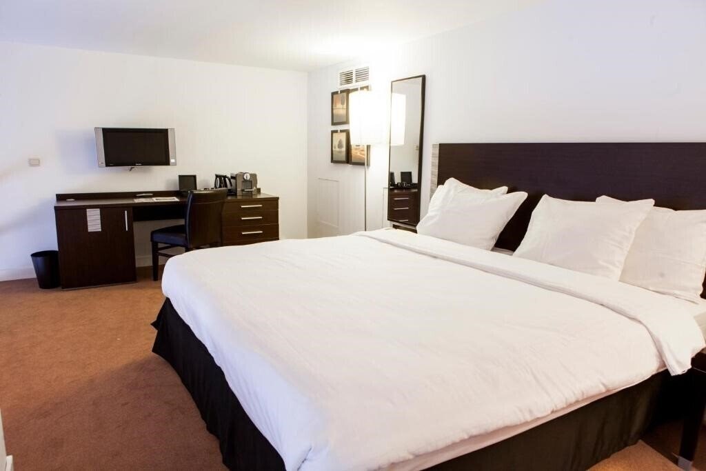 Fotografii Progress 4*