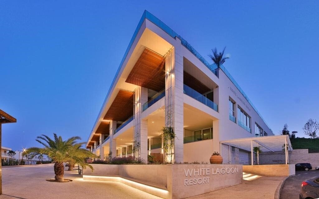 Hotel White Lagoon 3*