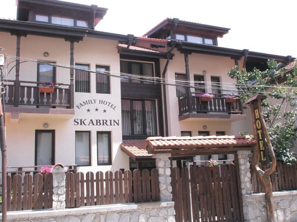 Отель Skabrin 3*