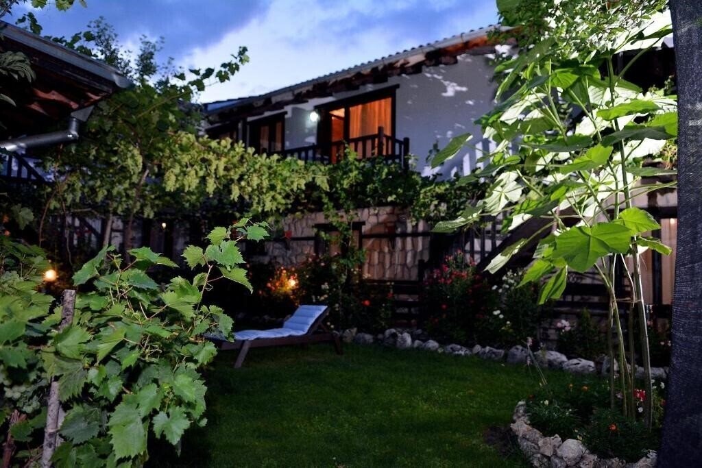 Imaginea Trenchova Guest House 3*
