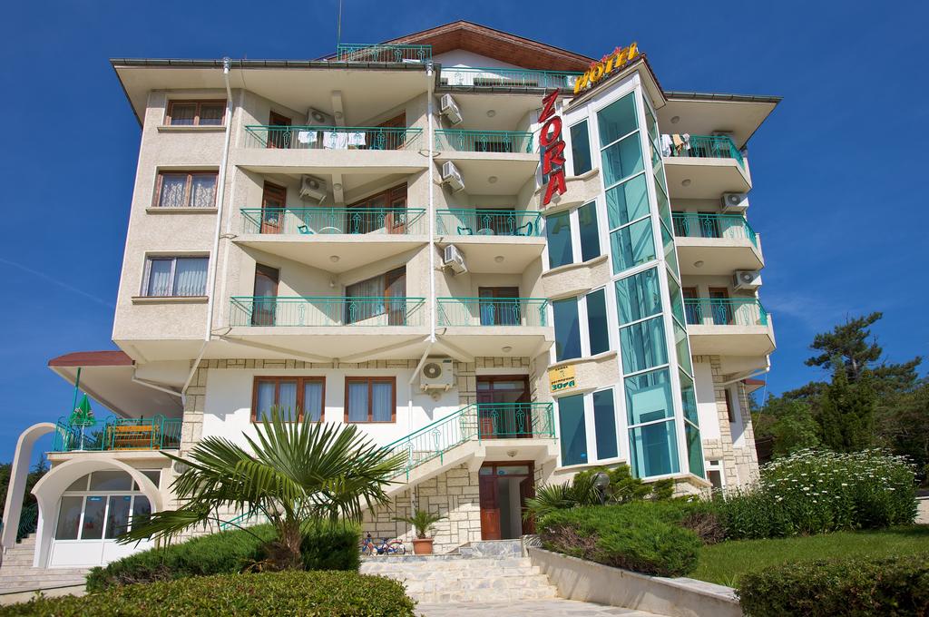 Hotel Zora 3*