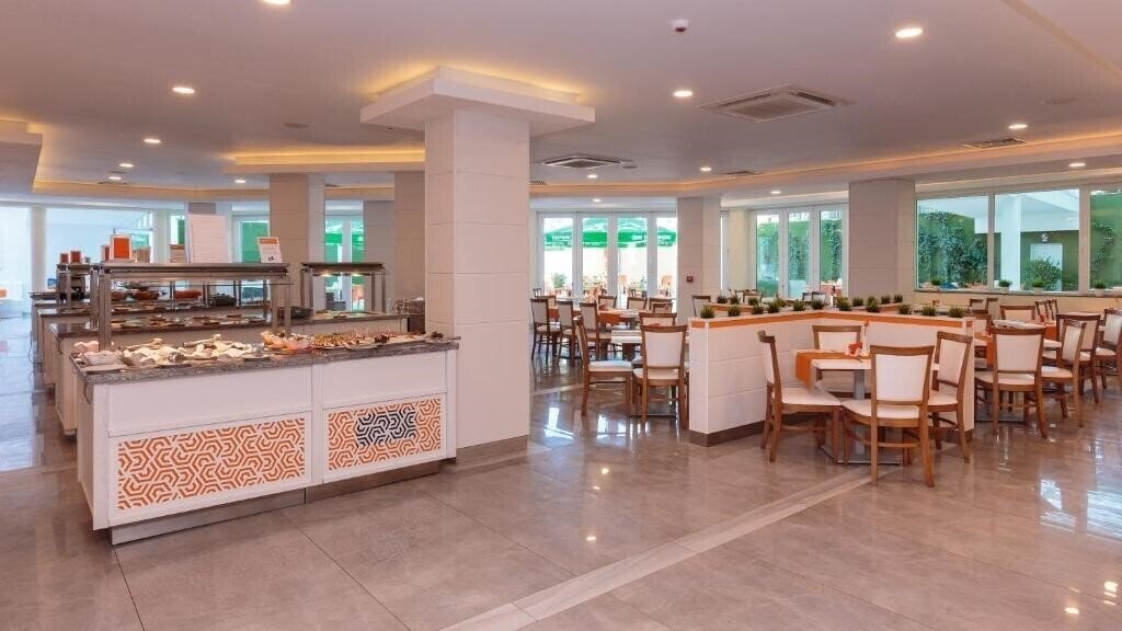 Imaginea Serenity Bay Hotel 4*