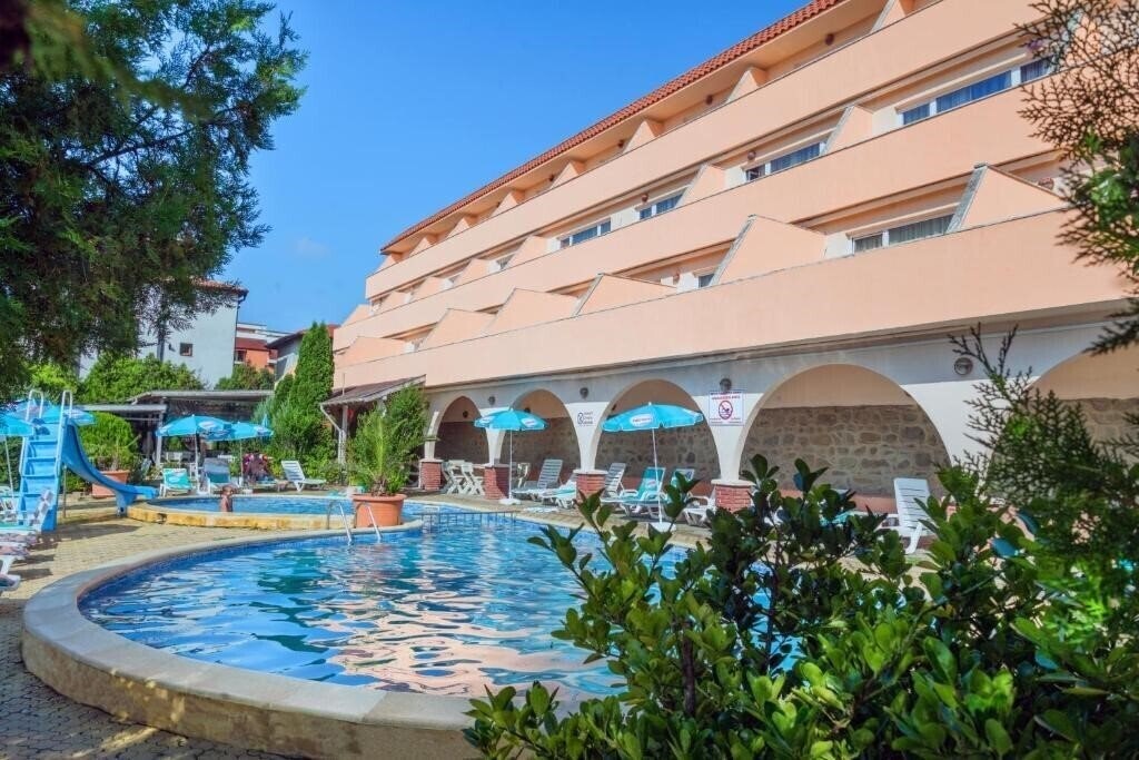 Отель Lozenetz Resort 3*