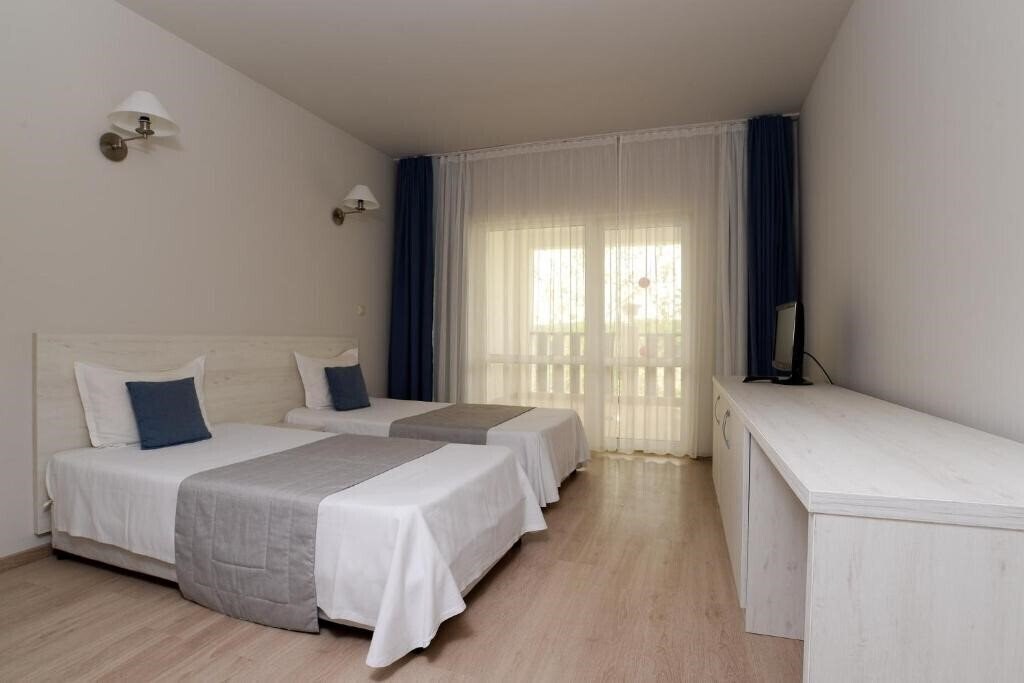 Imaginea Bella Vista Beach Club 4*