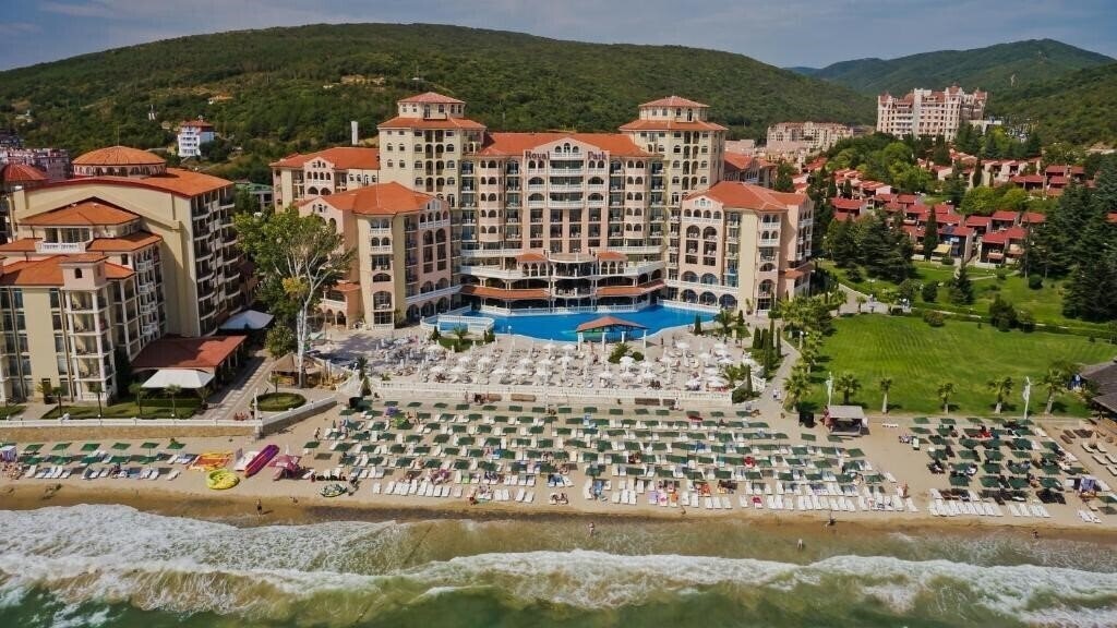 Отель Royal Park 4*