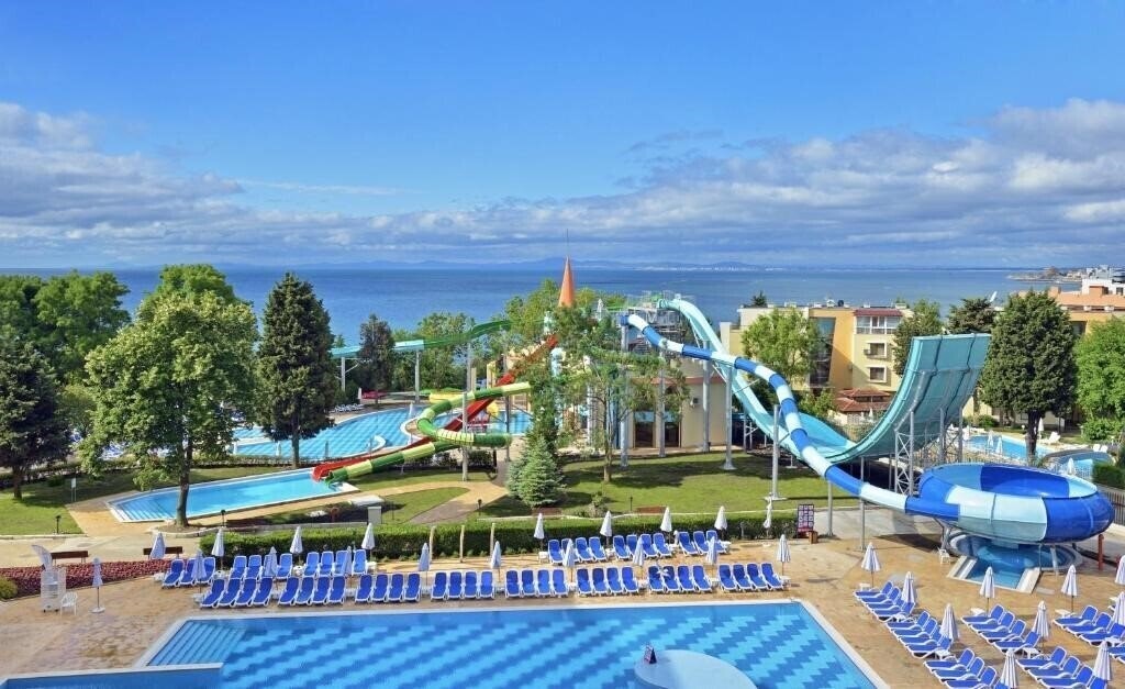 Отель Sol Nessebar Bay & Mare Resort 4*