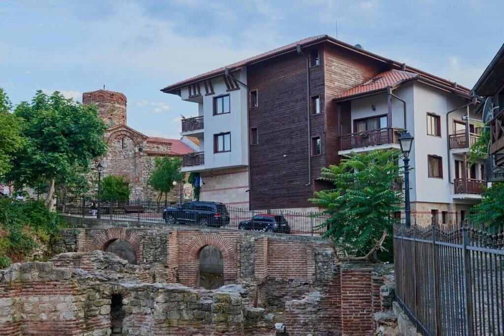 Отель Nessebar Royal Palace 3*