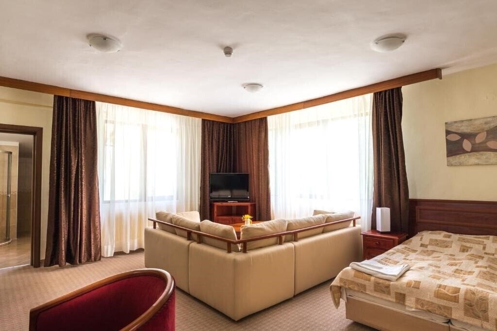 Imaginea Hotel Elina 3*