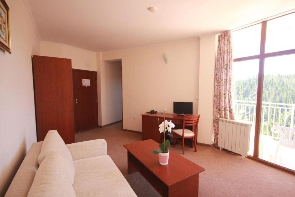 Отель Dafovska Hotel 3*