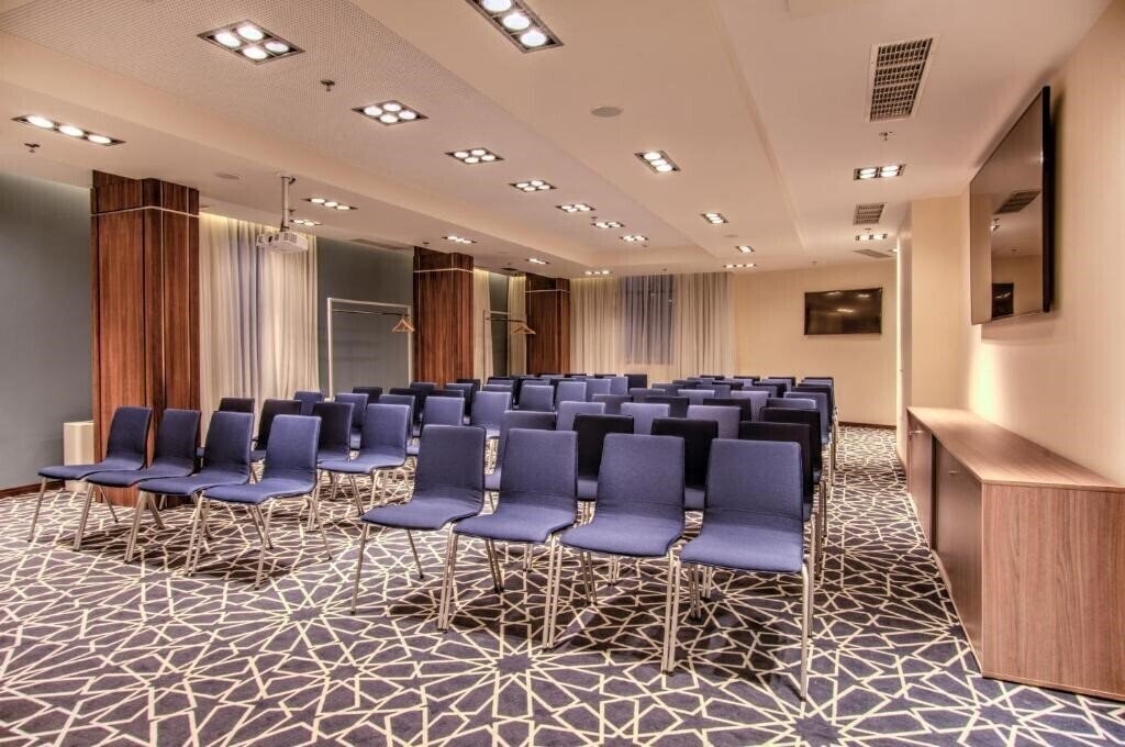 Imaginea Holiday Inn Plovdiv, An Ihg Hotel 4*