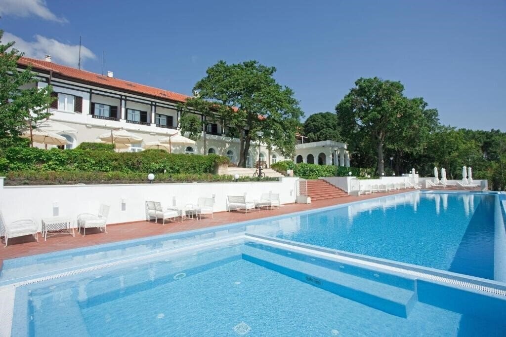 Отель Boutique Hotel Oasis 4*