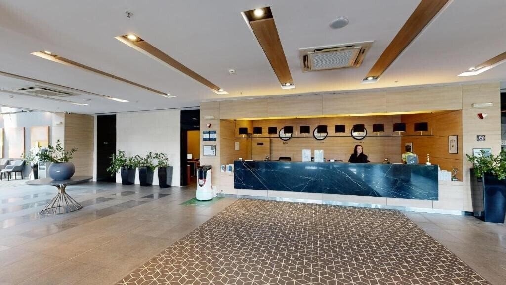 Imaginea Premier Sofia Airport Hotel (ex. Best Western Premier Sofia Airport Hotel) 4*