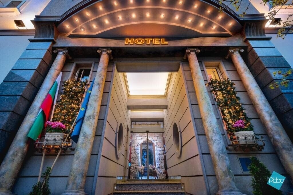 Отель Art'Otel 4*