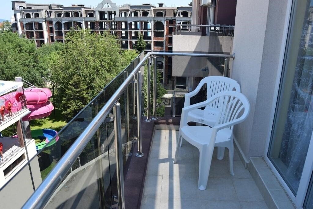 Фото Admiral Plaza Apartments 3*