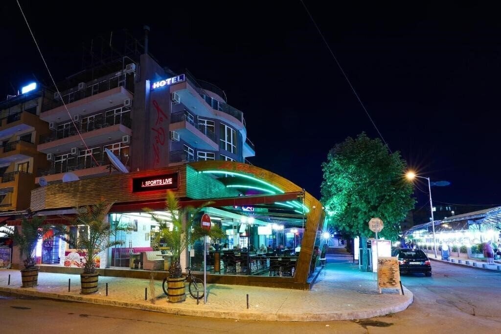 Fotografie La Piazza 2*