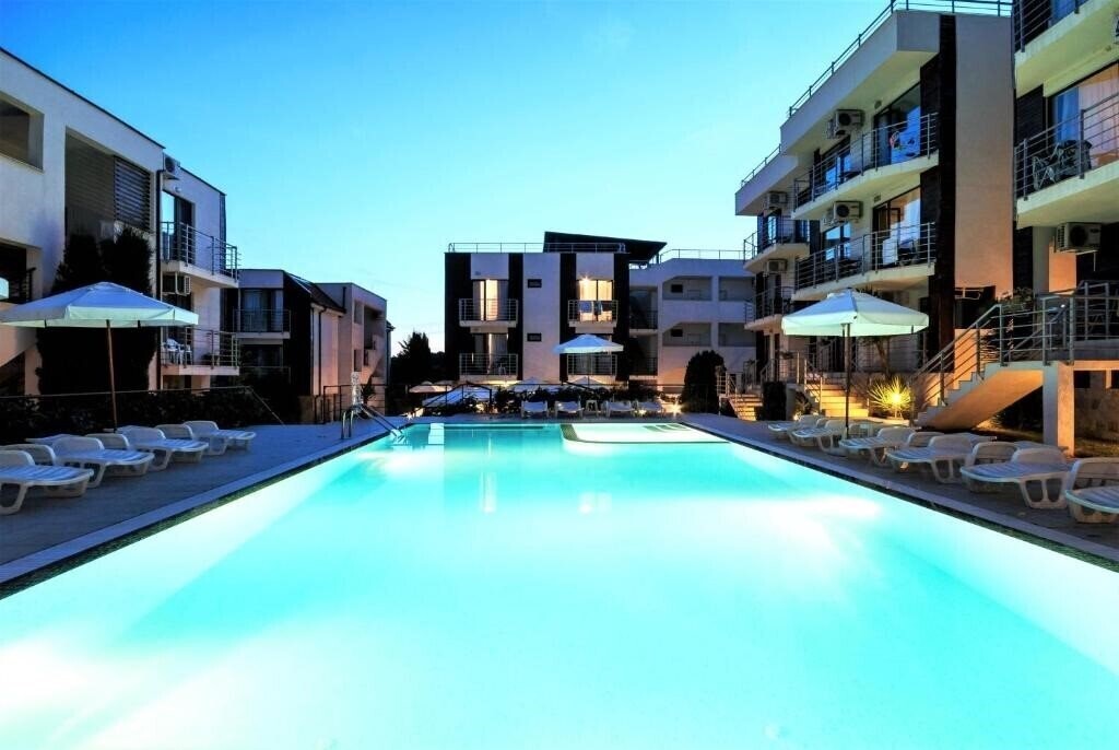 Фото New Line Village 3*