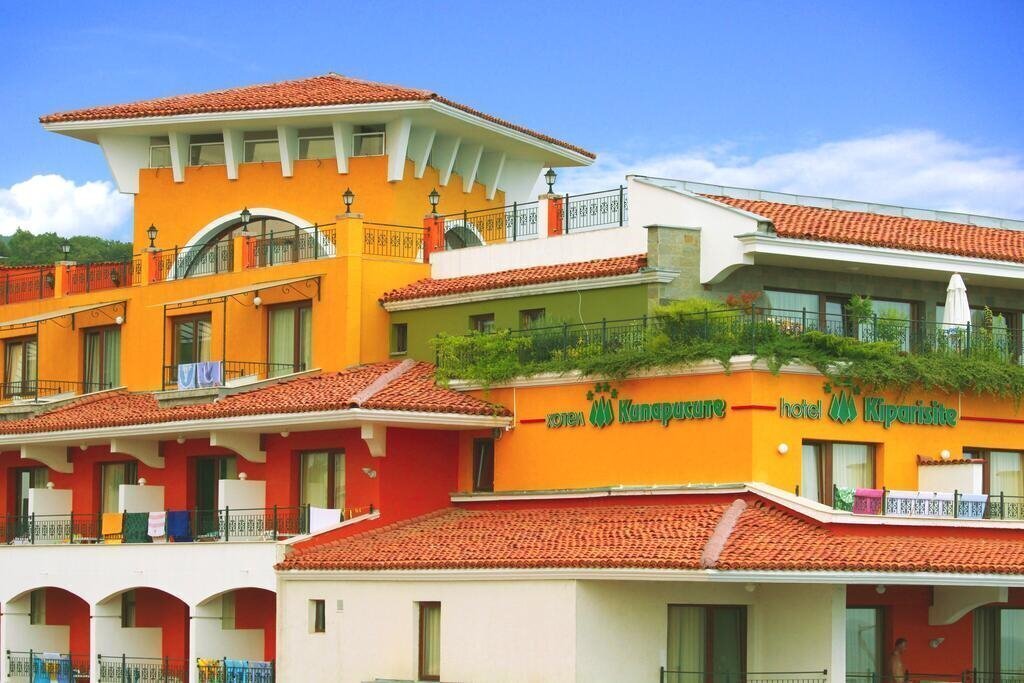 Hotel Kiparisite 4*