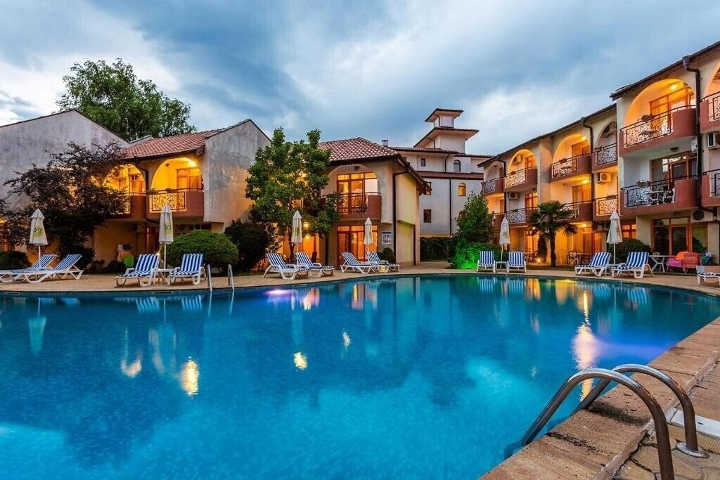 Отель Complex Selena 3*