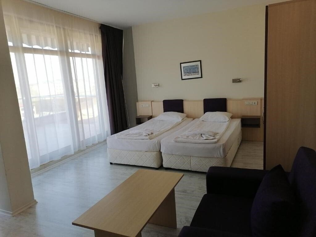 Fotografii Aparthotel Vris 2*