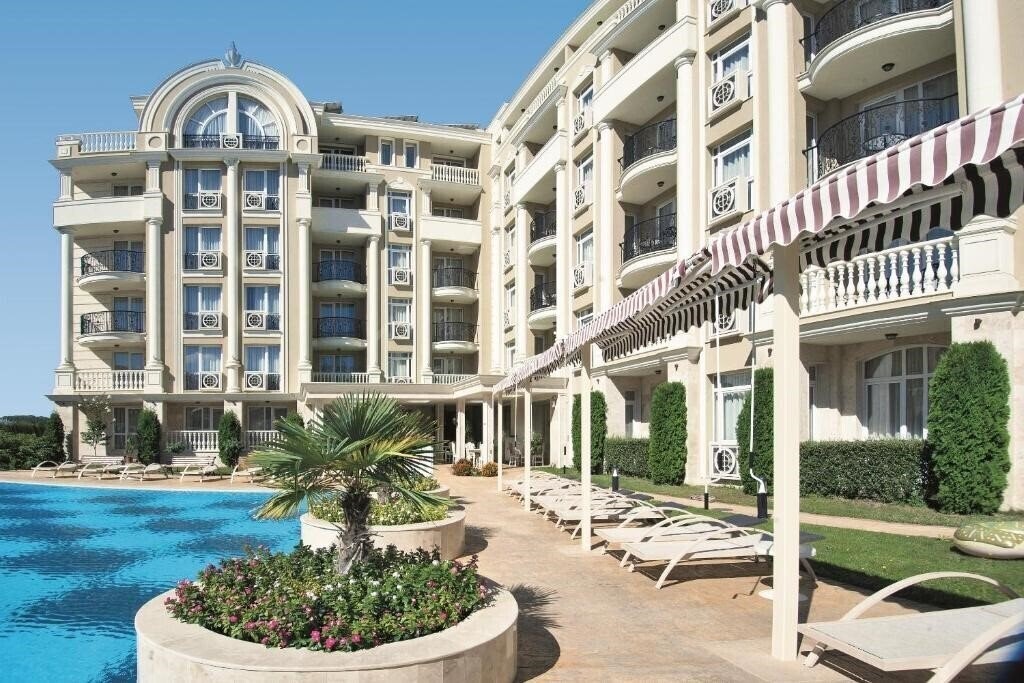 Hotel Renaissance Hotel 4*