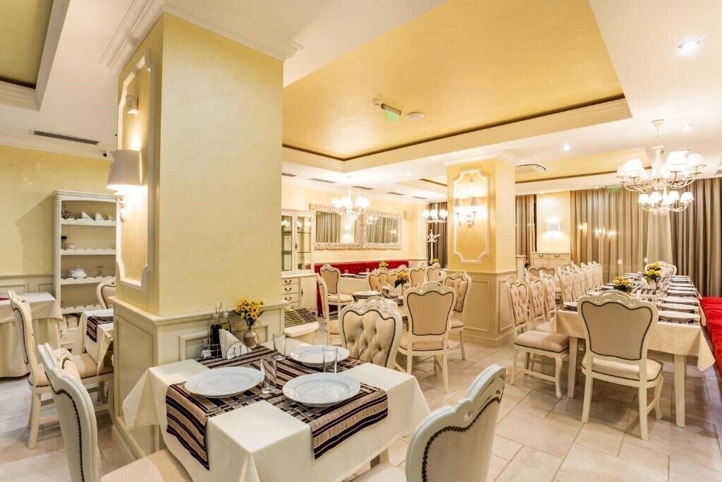Imaginea Renaissance Hotel 4*