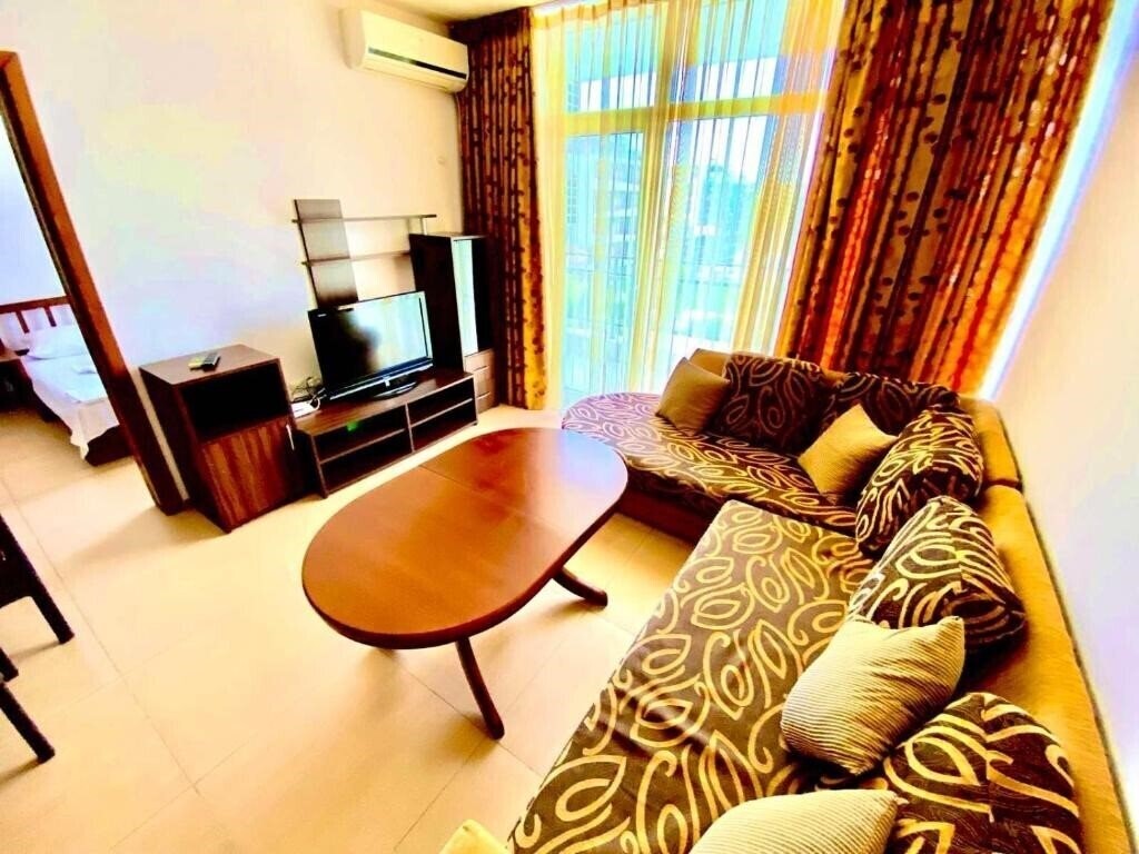 Imaginea Grand Kamelia Apartments 3*